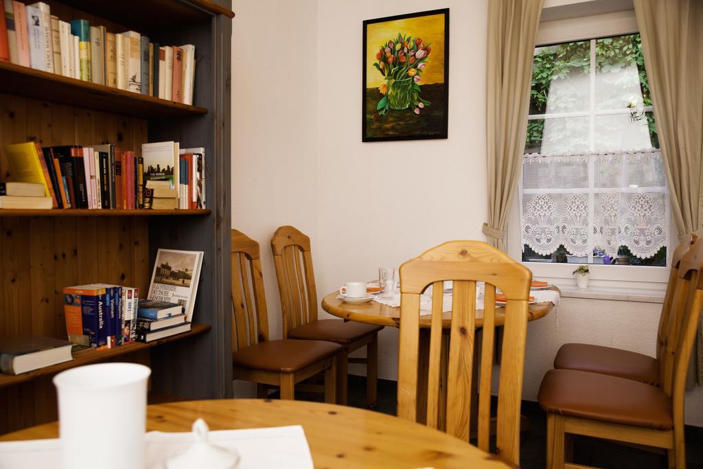 Pension Altstadt Борна Екстериор снимка